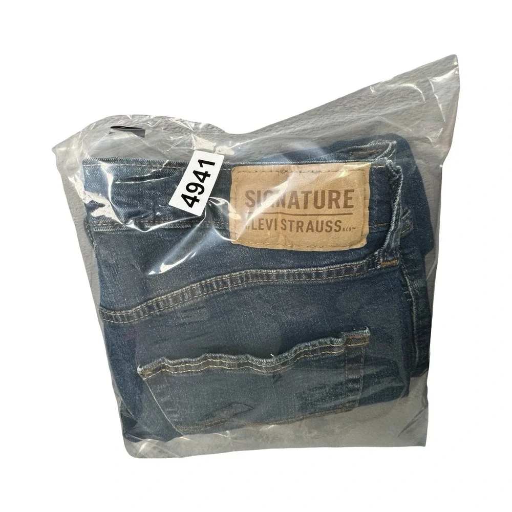 Signature Levi Strauss Jeans Mens 29x30 Blue Straight Leg S58988-0024 Denim